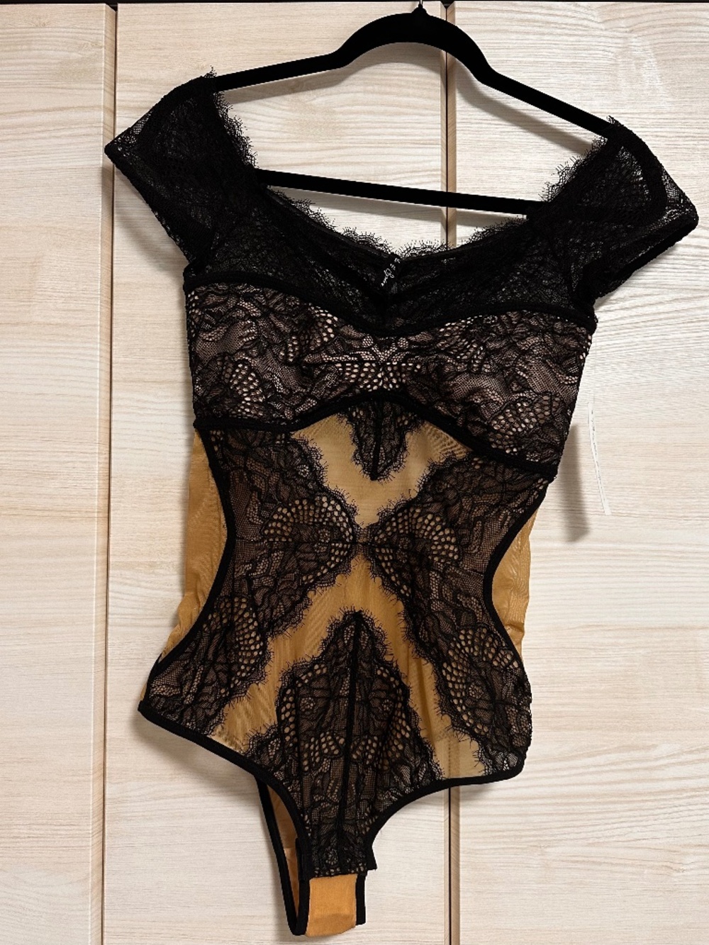 Thistle & Spire Black & Nude Lace Bodysuit – Size Medium